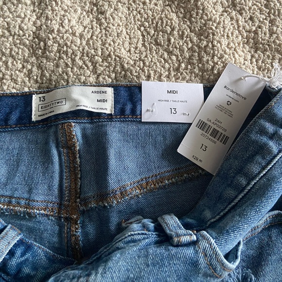 🔸 Ardene 🔸 distressed denim shorts - Picture 3 of 6